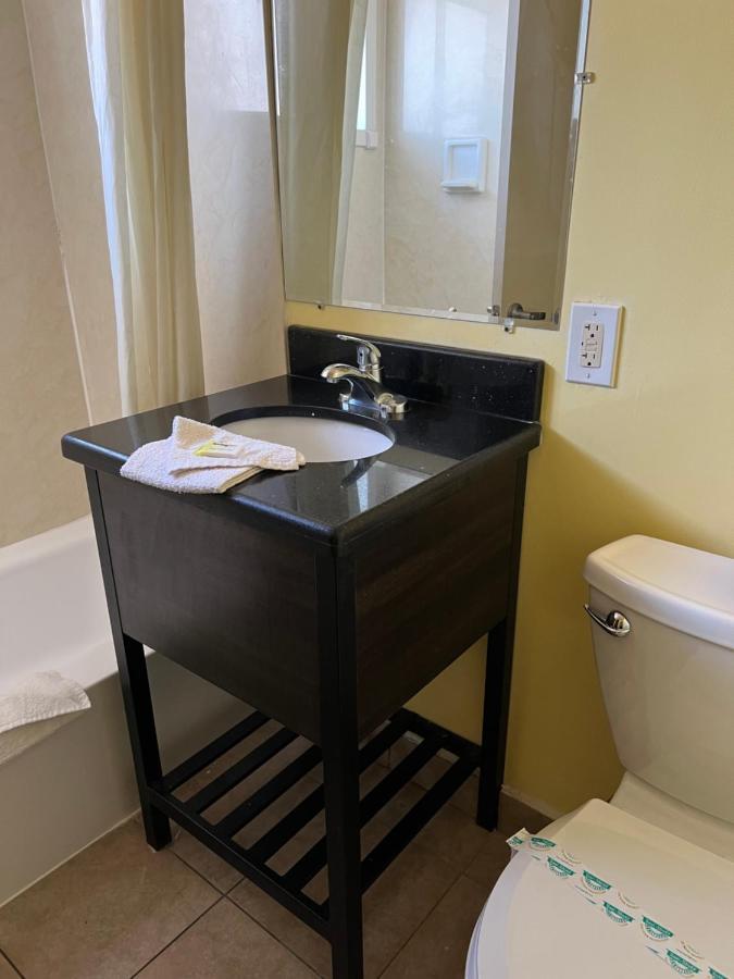 Economy Inn Fresno Luaran gambar