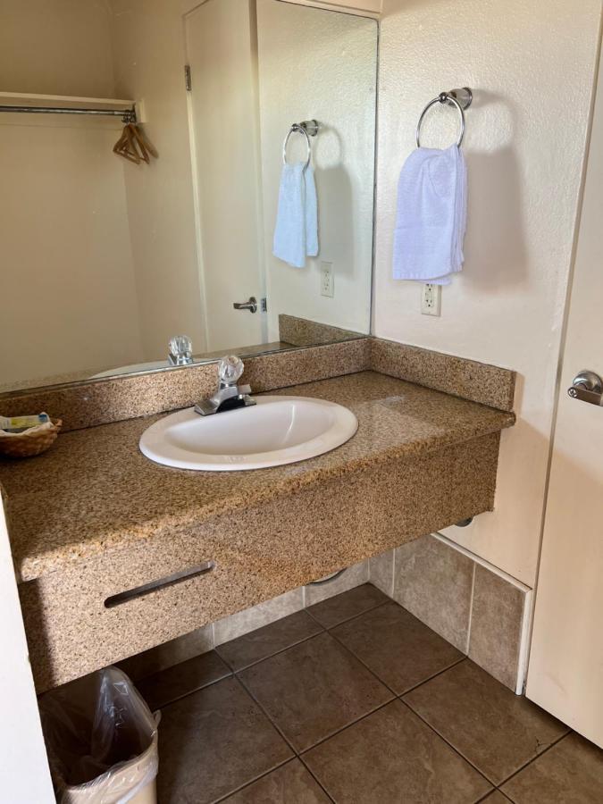 Economy Inn Fresno Luaran gambar