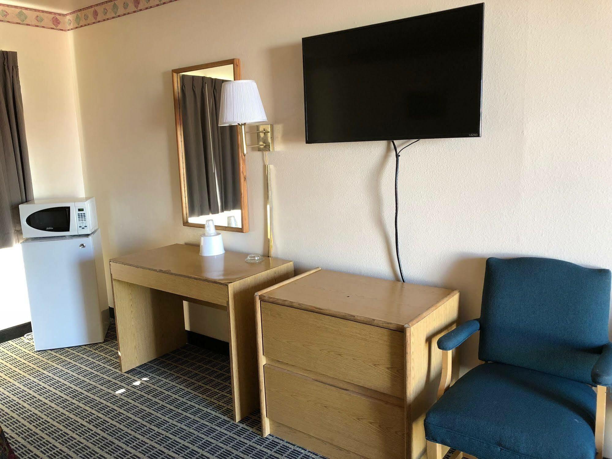 Economy Inn Fresno Luaran gambar